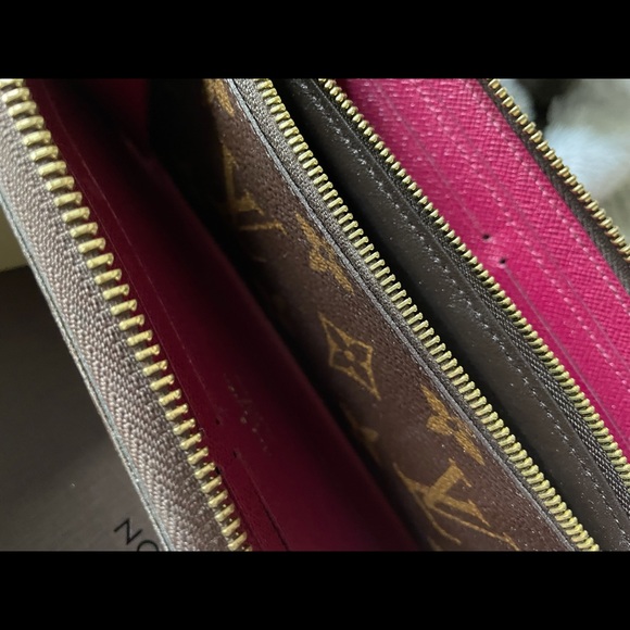 Louis Vuitton Monogram Clemence Zip Around Wallet Features magenta coated canvas - Picture 14 of 16